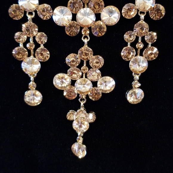 Statement Necklace - Picture 4 of 8